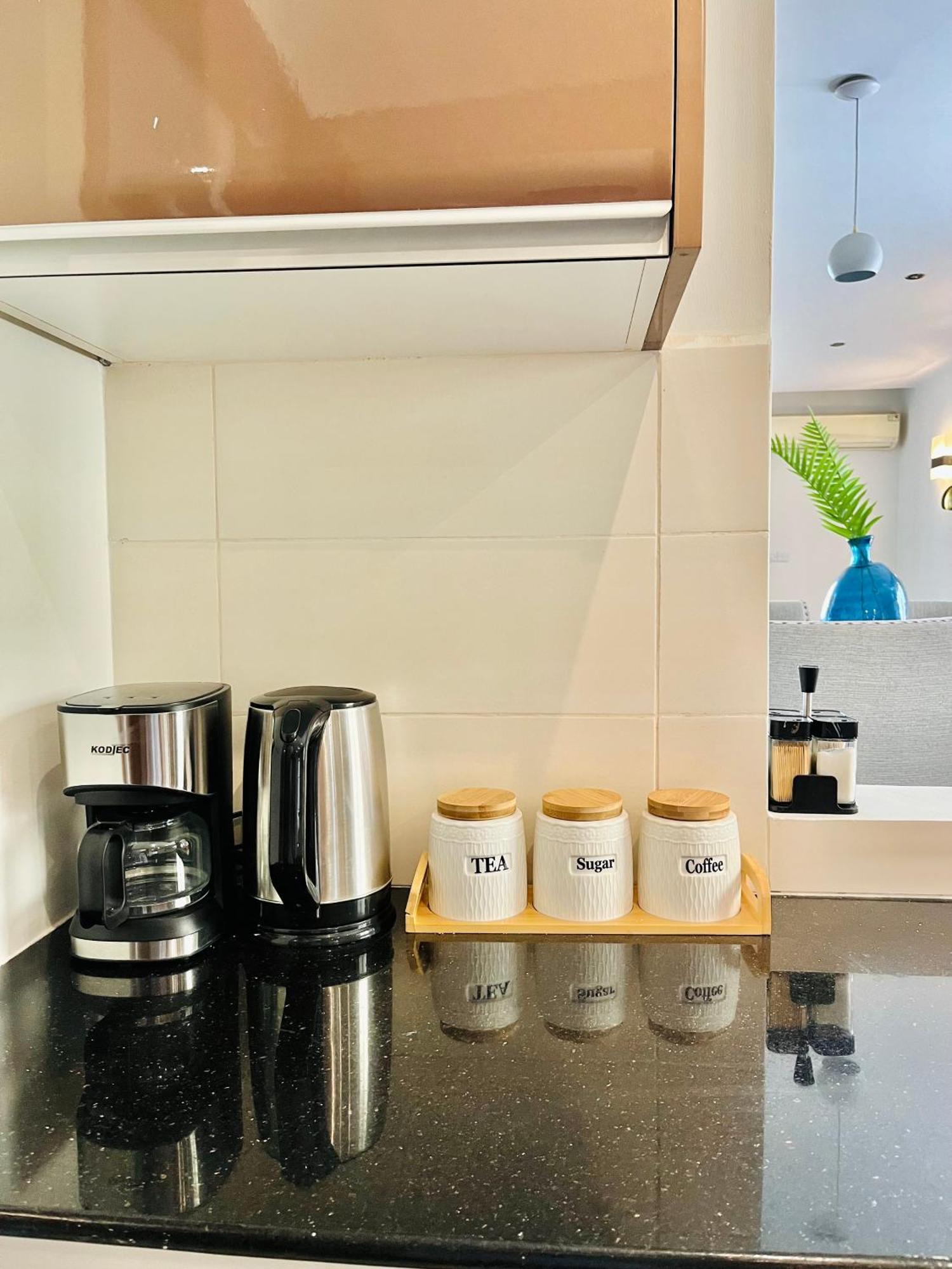 Coastalhome 75Inch Tv 5Min Drive To The City & Beach Dar-es-Salaam Eksteriør bilde