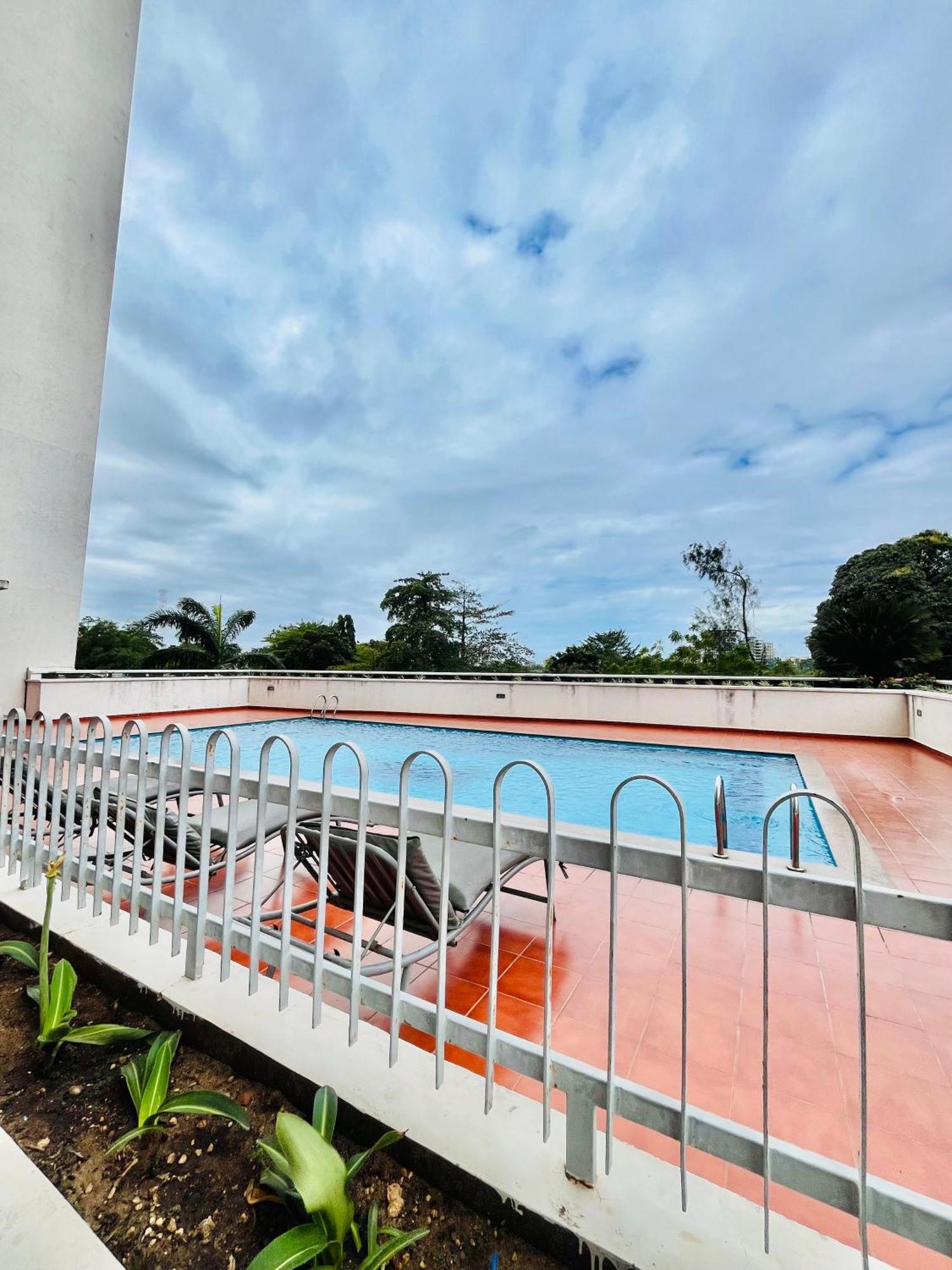 Coastalhome 75Inch Tv 5Min Drive To The City & Beach Dar-es-Salaam Eksteriør bilde