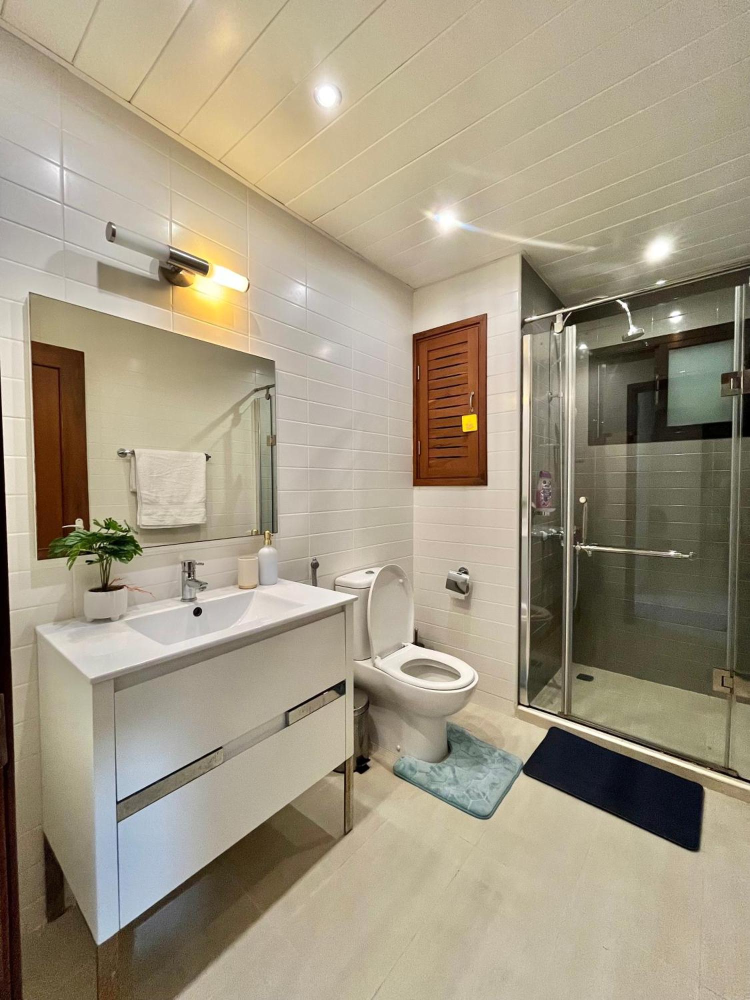 Coastalhome 75Inch Tv 5Min Drive To The City & Beach Dar-es-Salaam Eksteriør bilde